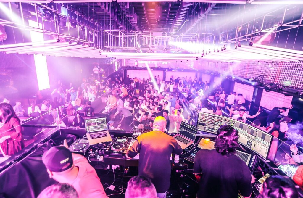 xo nightclub dubai dance floor
